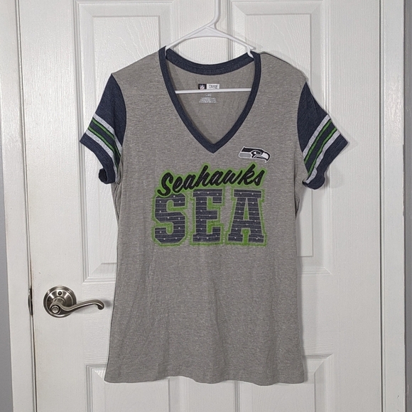 Seattle Seahawks Embellished NFL Football V-Neck Women's T-Shirt‎ Size Large - Picture 1 of 6